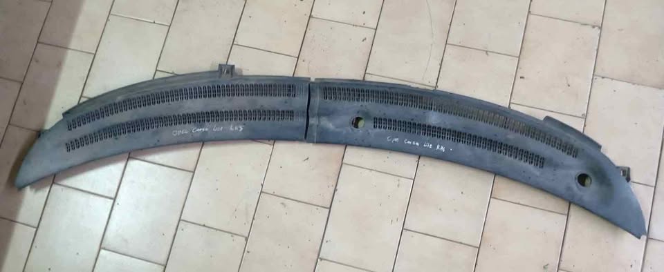 Opel corsa lite 2piece wiper cowling - Private Seller Opel corsa lite 2piece wiper cowling - Private Seller