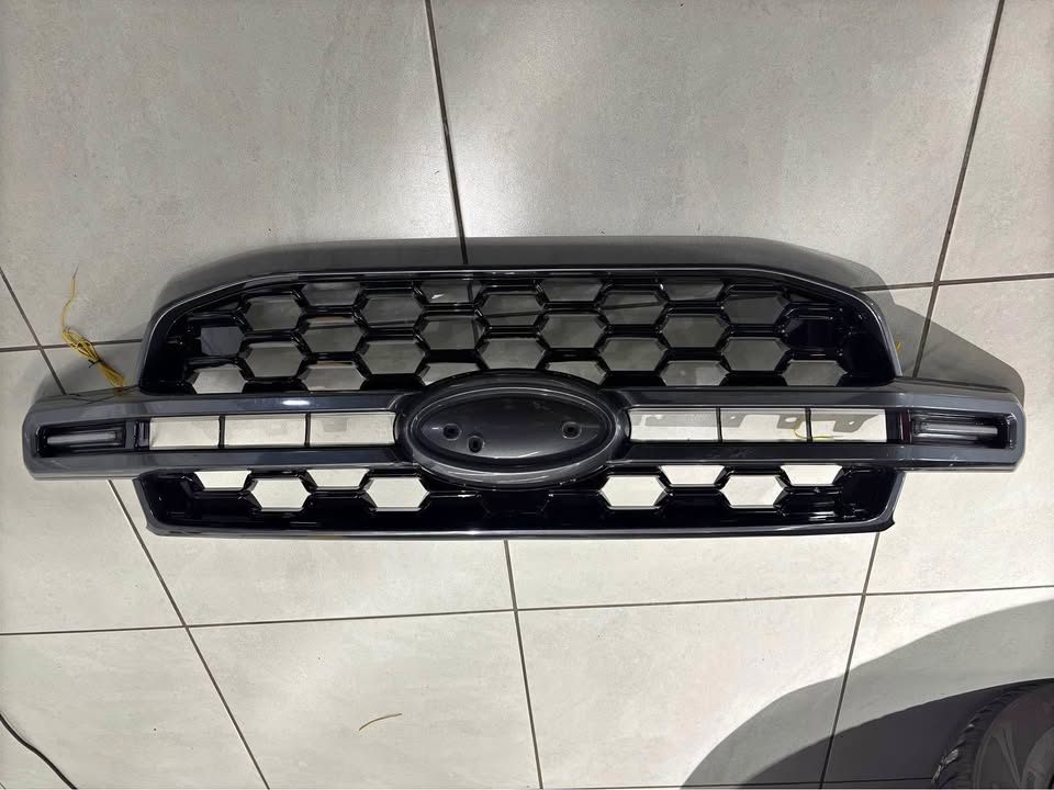 Ford Ranger OEM Grille with lights - Private Seller Ford Ranger OEM Grille with lights - Private Seller