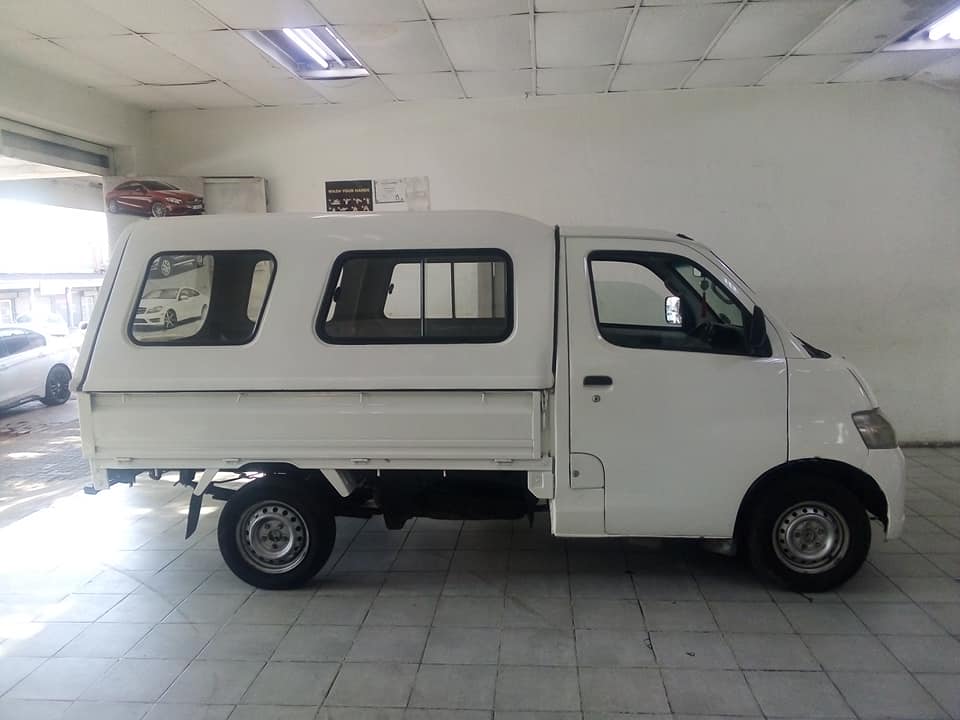 2010 Daihatsu 1.5Gran Max manual white color With Canopy  130000km