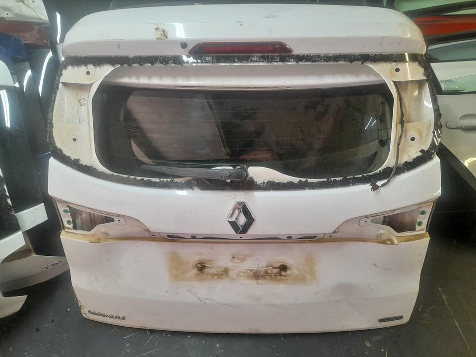 RENAULT TRIBER TAILGATE AVAILABLE - Private Seller RENAULT TRIBER TAILGATE AVAILABLE - Private Seller