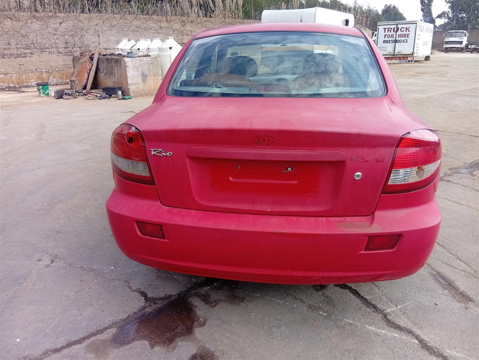 2005 Kia rio automatic stripping for spares - Private Seller