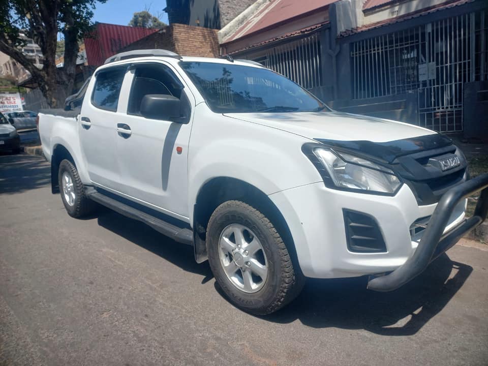 2017 ISUZU KB250 DMAX DOUBLE CAB, MANUAL, WHITE COLOR, MILEAGE 102000KMS, PRICE