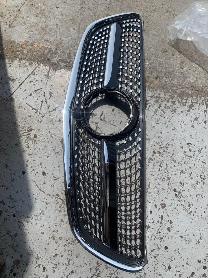 Mercedes Benz W447 front grille