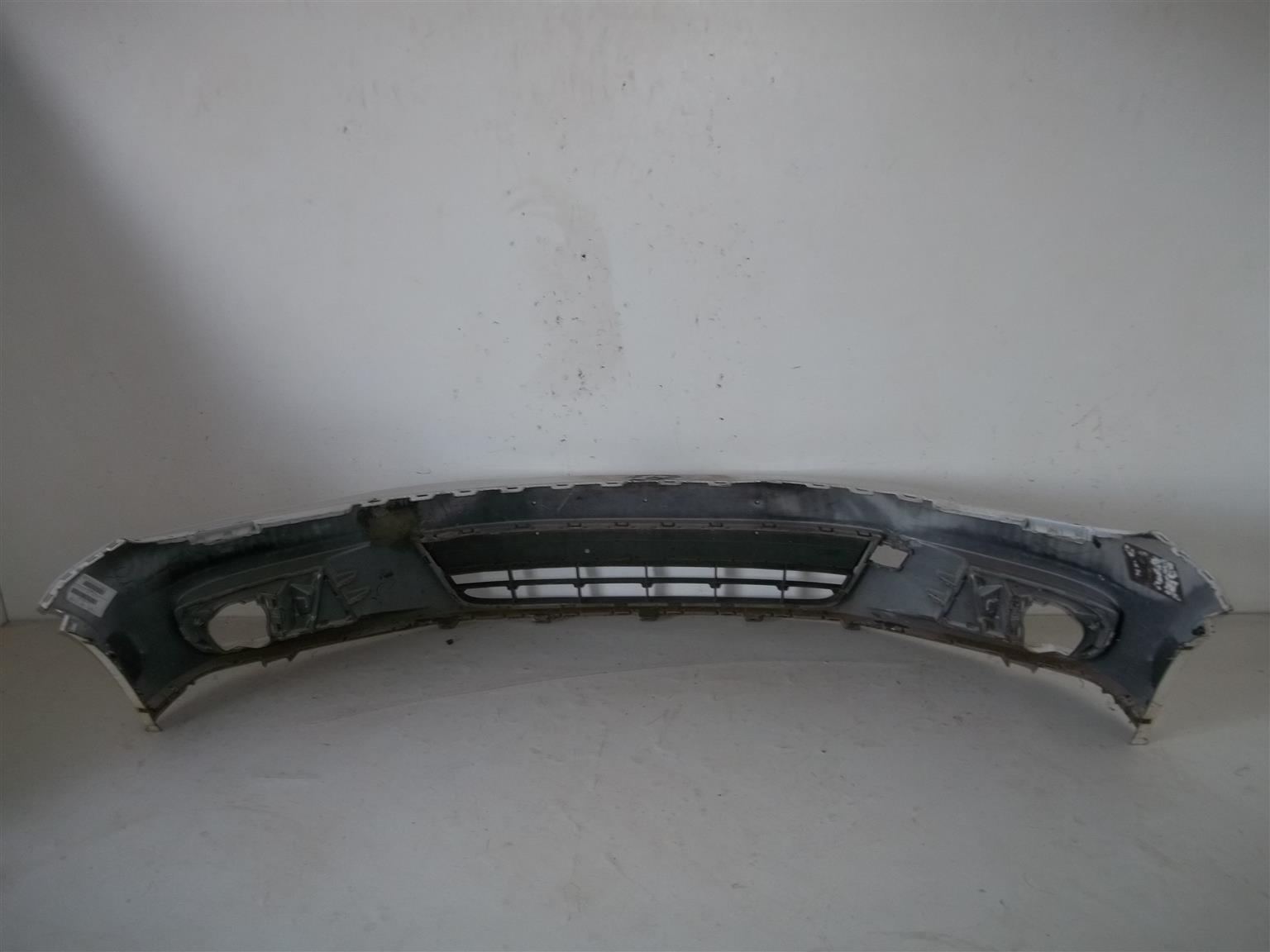 VW Tiguan '11-'15 front bumper with grille - Private Seller VW Tiguan '11-'15 front bumper with grille - Private Seller