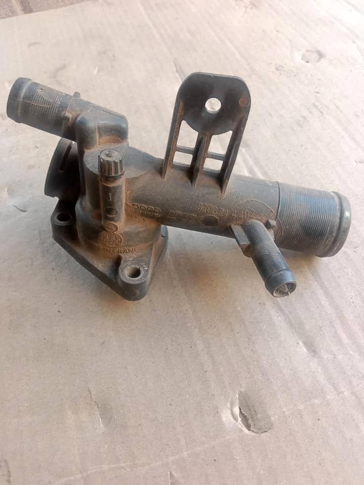 RENAULT THERMOSTAT housing - Private Seller RENAULT THERMOSTAT housing - Private Seller