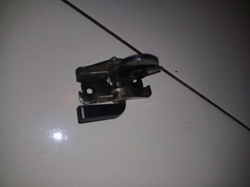 Vw Audi a3 Bonnet catcher - Private Seller Vw Audi a3 Bonnet catcher - Private Seller