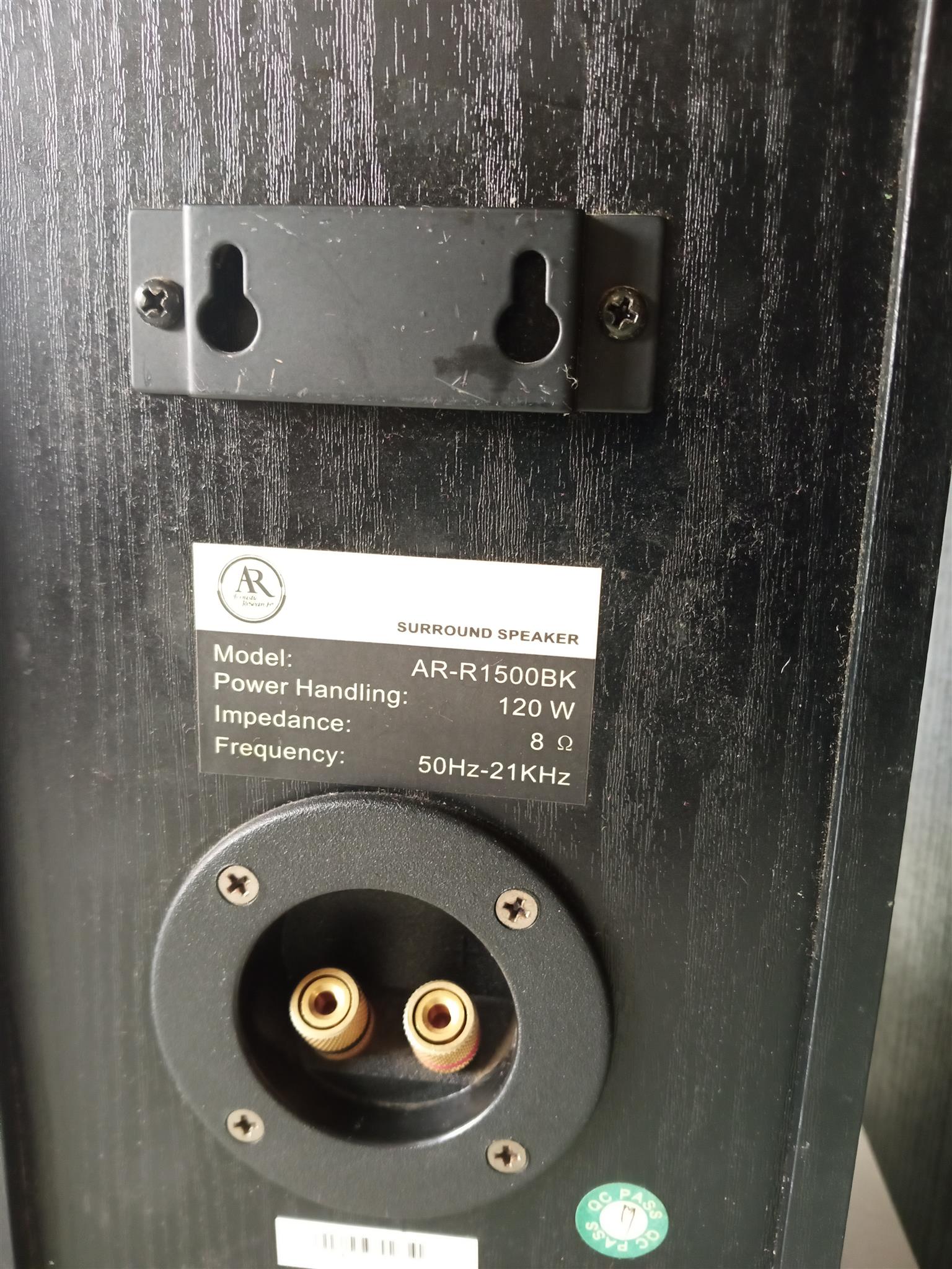 AR – Acoustic Research Surround & Centre Speakers