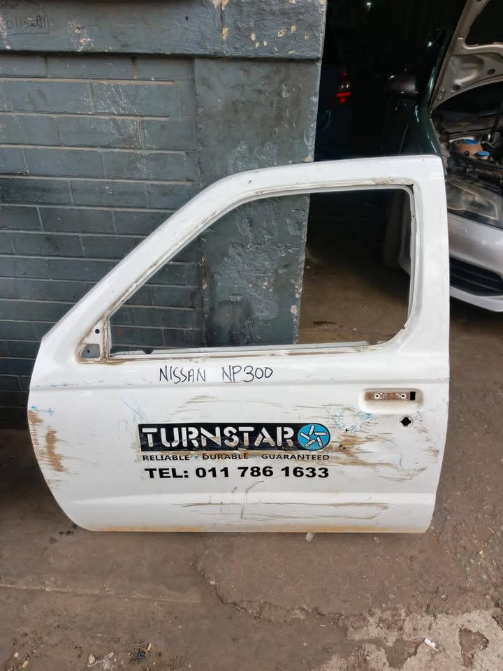 Nissan NP300 left front door - Private Seller Nissan NP300 left front door - Private Seller