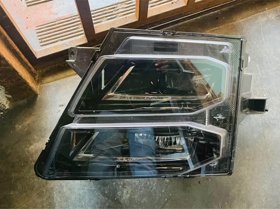 Chery Jetour Dasheng headlight - Private Seller Chery Jetour Dasheng headlight - Private Seller