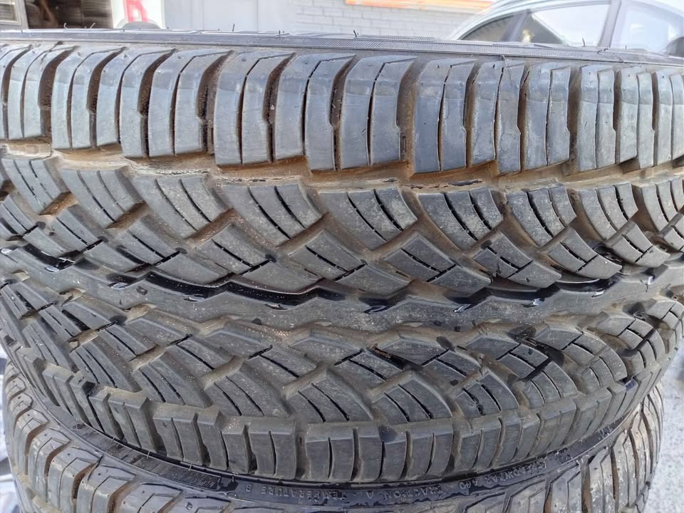 275/45R20 Falken in 99.99% Condition - Private Seller