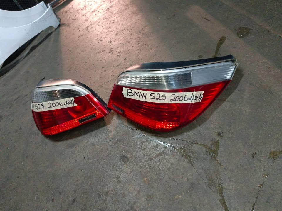 Bmw 525 2006 leftside taillight - Private Seller