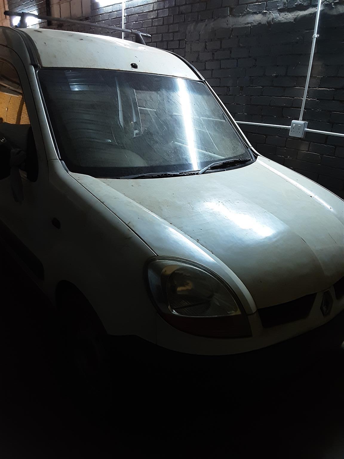 Stripping Renault Kangoo 2003 for Spares - Private Seller
