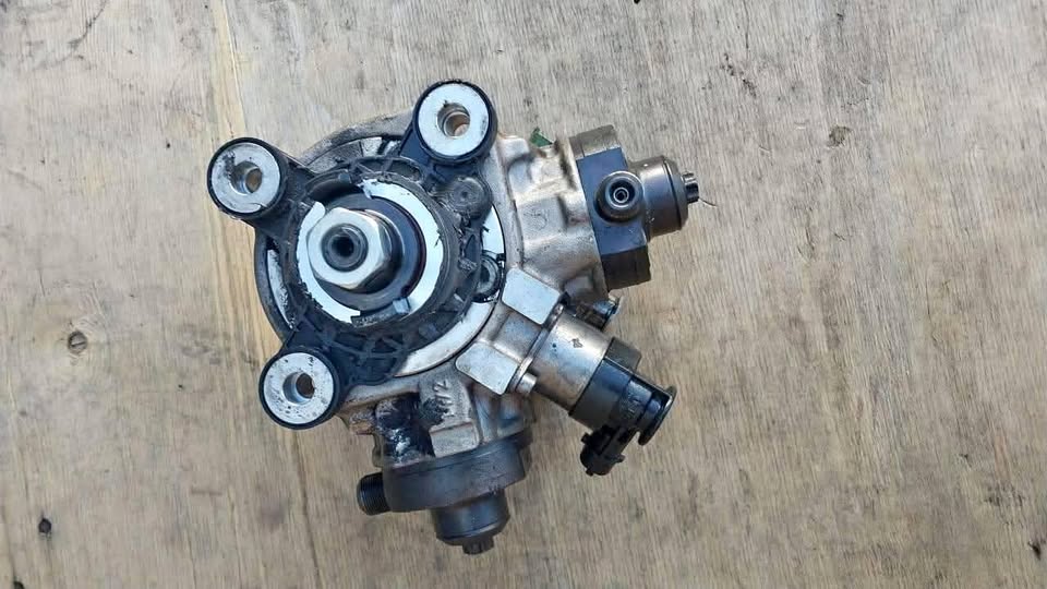 Volvo S60 / XC60 D5 diesel pump for sale - Private Seller Volvo S60 / XC60 D5 diesel pump for sale - Private Seller