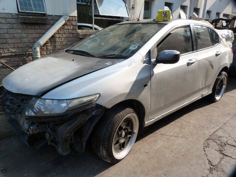 Honda Ballade 1.5 Comfort Manual - 2011 SPARES - Private Seller Honda Ballade 1.5 Comfort Manual - 2011 SPARES - Private Seller