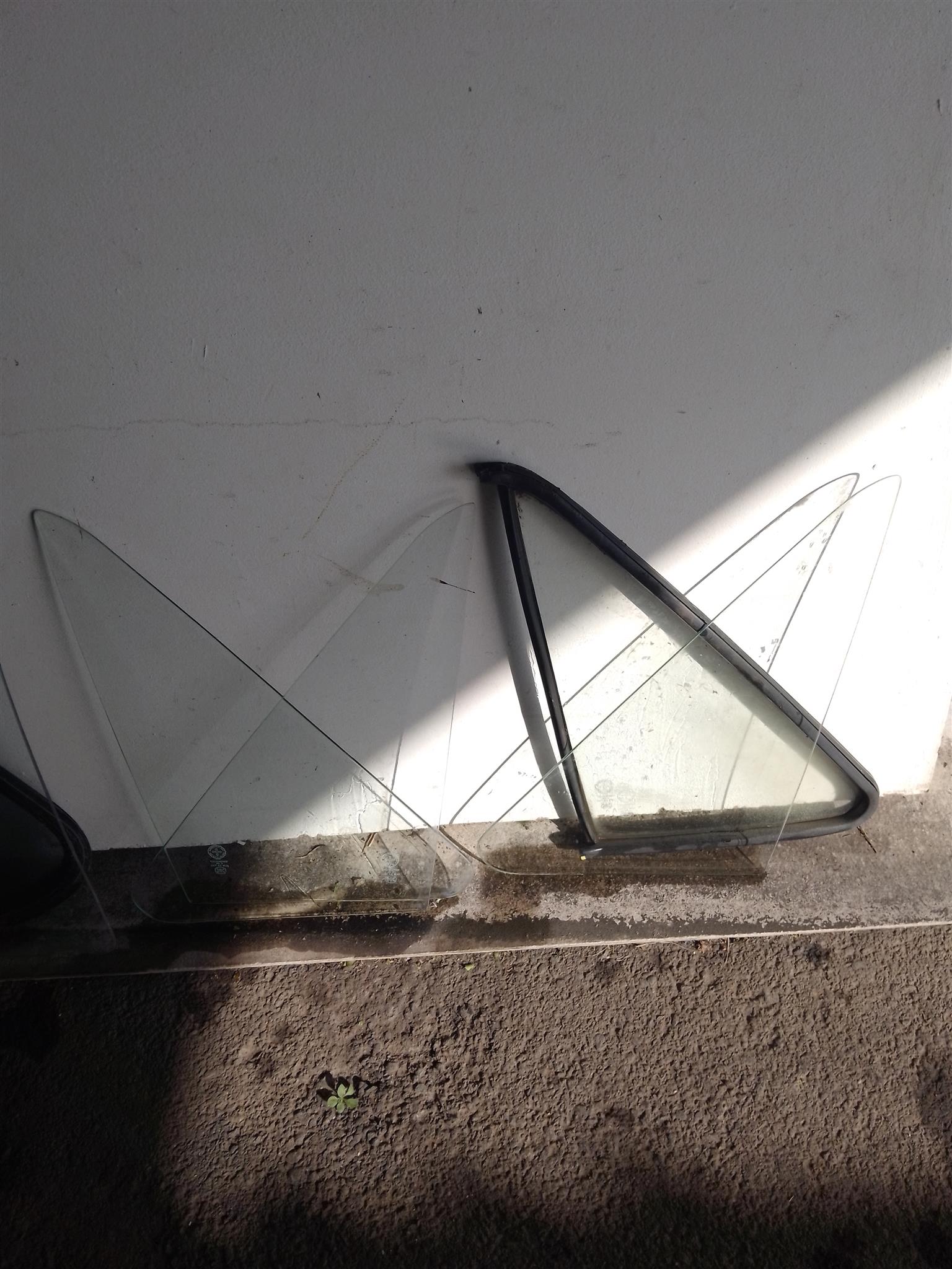 Golf mk1 2 door glass set