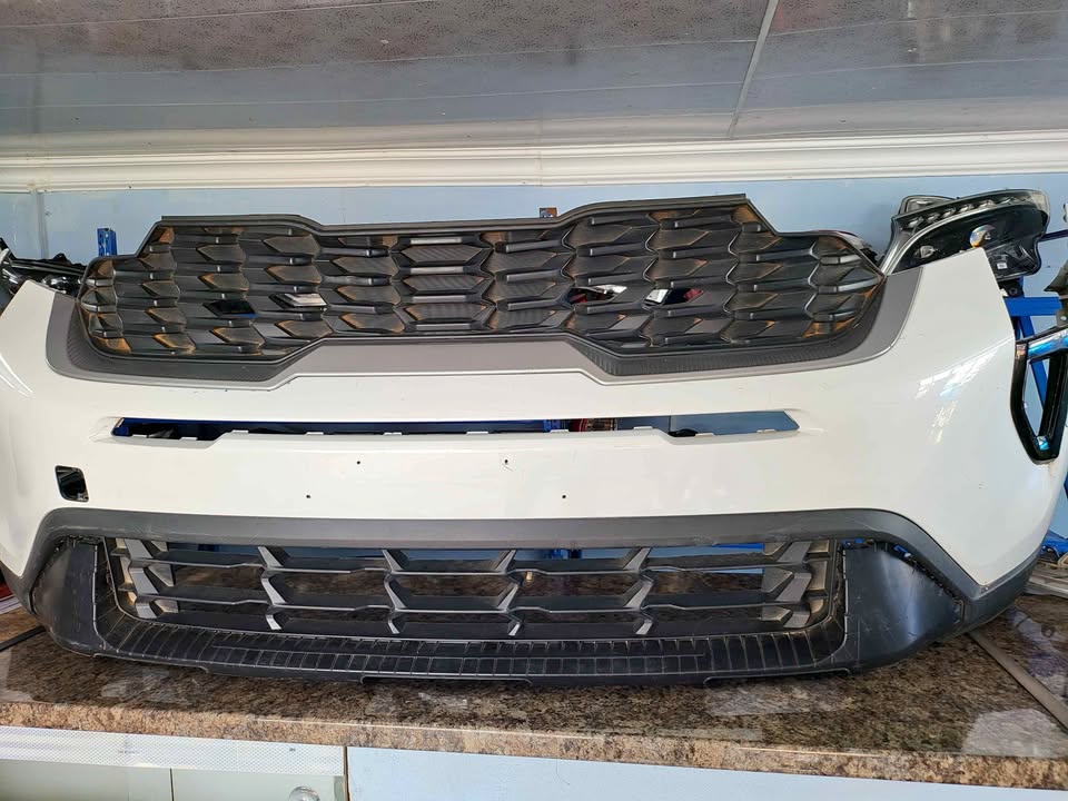2025 Kia Sonet front bumper and grill for sale. - Private Seller 2025 Kia Sonet front bumper and grill for sale. - Private Seller