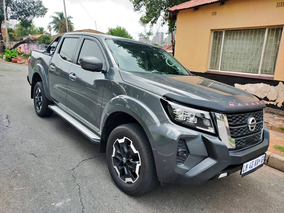 2023 Nissan NAVARA 2.3 Turbo Diesel, Double cab Color Grey Price Automatic, Mileage 2023 Nissan NAVARA 2.3 Turbo Diesel, Double cab Color Grey Price Automatic, Mileage