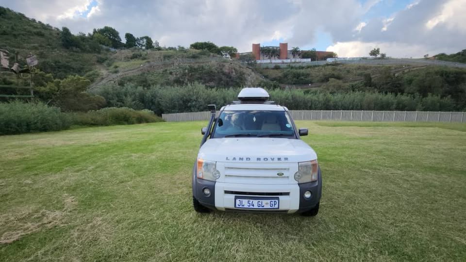 KEYONA Land Rover Discovery TDV6 HSE Luxury 7-Seater — Drive Your Dream Today