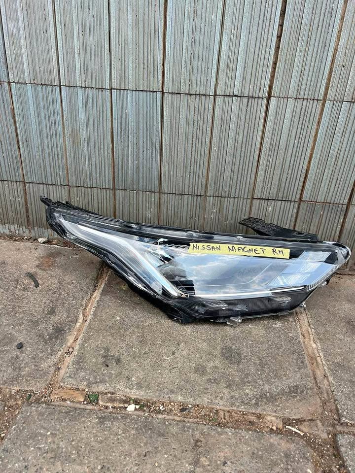 Nissan Magnite headlight - Private Seller Nissan Magnite headlight - Private Seller
