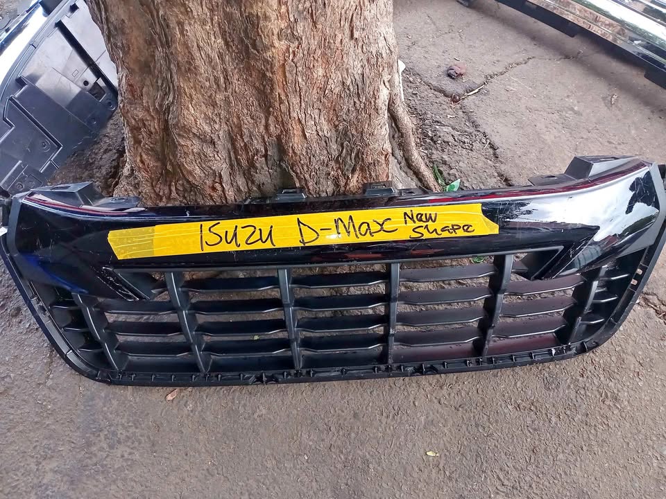 Isuzu D-Max new shape up grill - Private Seller Isuzu D-Max new shape up grill - Private Seller