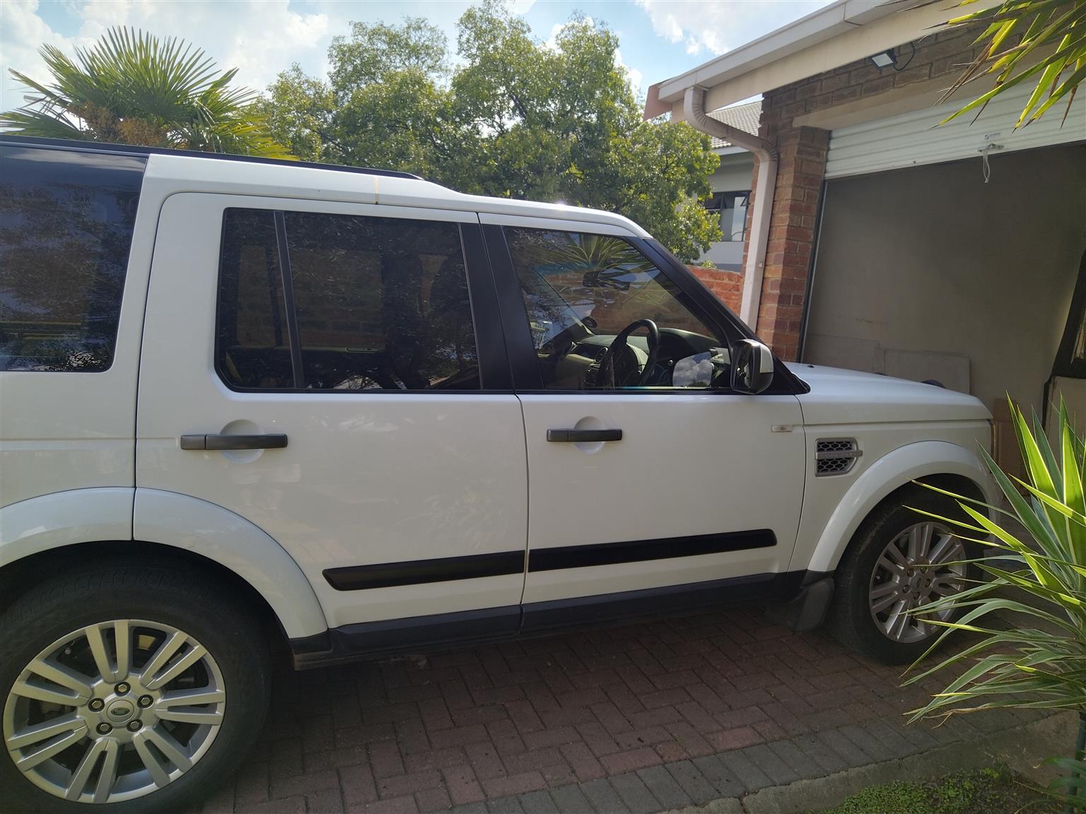 Used 2012 Land Rover Discovery 4 3.0TDV6 SE - Private Seller