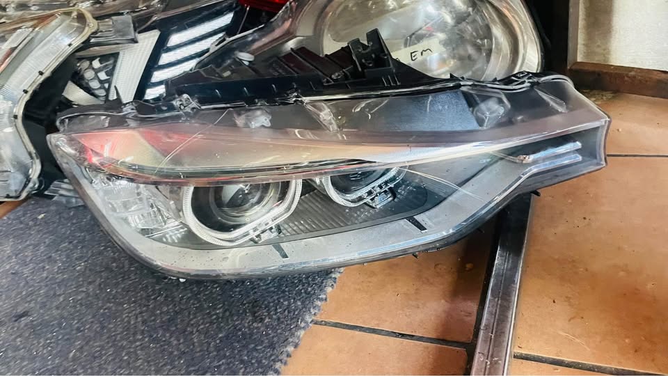 BMW F30 3 Series headlight 2012/19 - Private Seller BMW F30 3 Series headlight 2012/19 - Private Seller