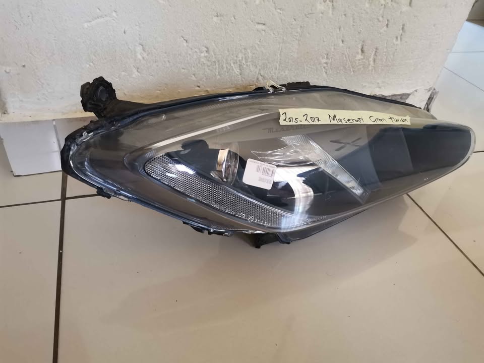 Maserati Gran Turismo xenon headlight right side 2015-2017 - Private Seller Maserati Gran Turismo xenon headlight right side 2015-2017 - Private Seller