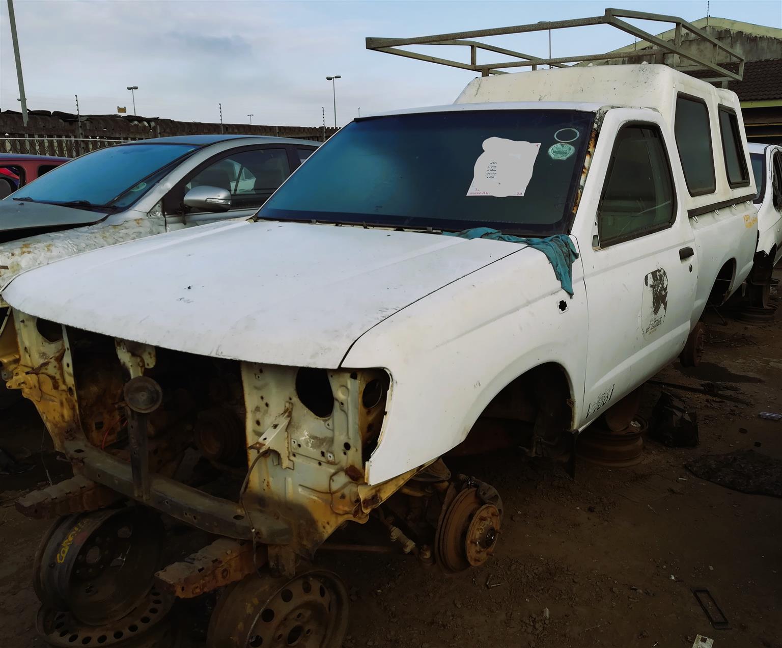Nissan Hardbody 2.0 - Stripping for Spares
