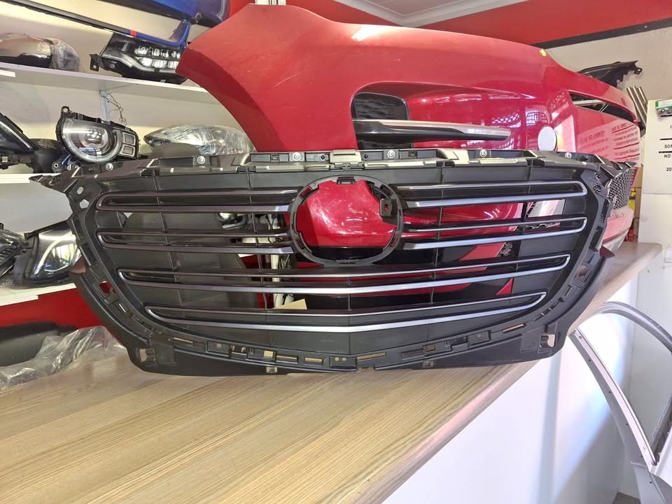 2019 MAZDA CX-3 MAIN GRILL AVAILABLE FOR SALE - Private Seller 2019 MAZDA CX-3 MAIN GRILL AVAILABLE FOR SALE - Private Seller