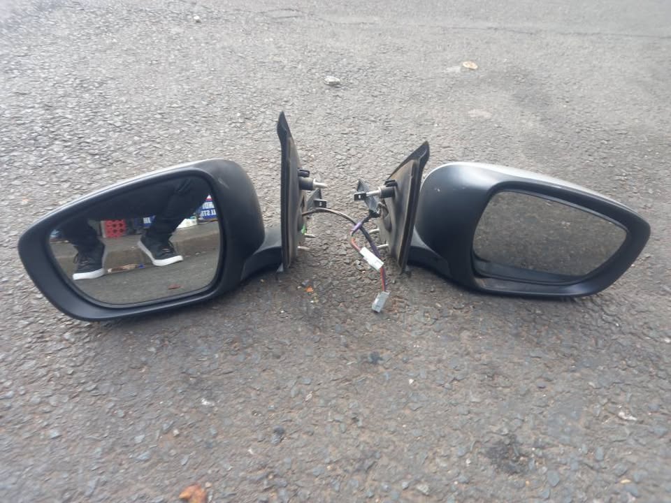 SUZUKI SWIFT SIDE MIRROR PAIR - Private Seller SUZUKI SWIFT SIDE MIRROR PAIR - Private Seller