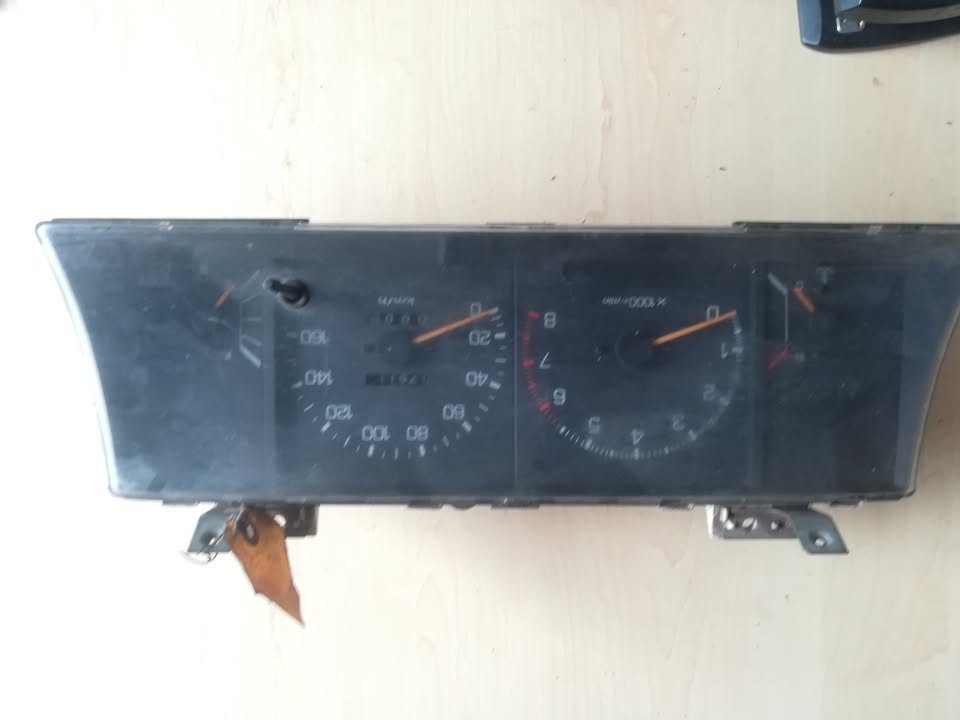 TOYOTA HILUX CLUSTER - Private Seller TOYOTA HILUX CLUSTER - Private Seller