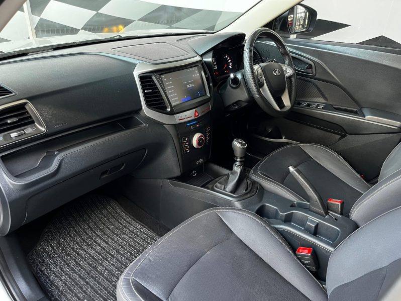 MAHINDRA XUV300 1.5d W6 2022