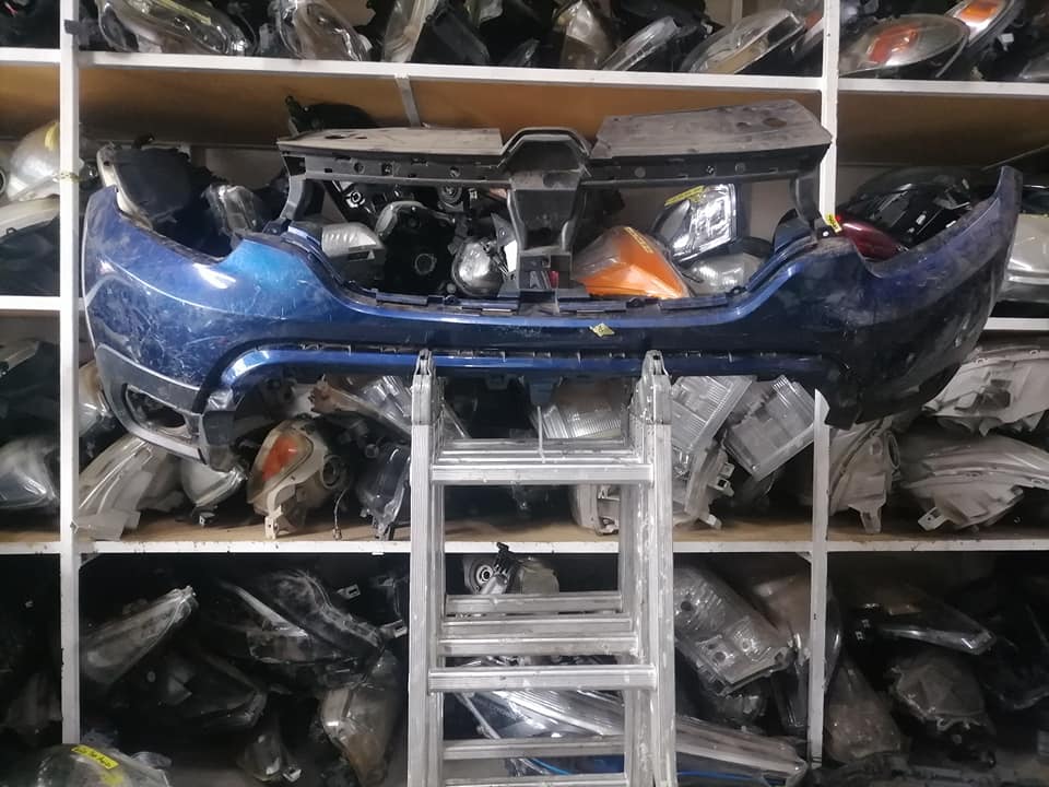Renault Duster blue bumper DM or contact number in the description for assistance. - Private Seller