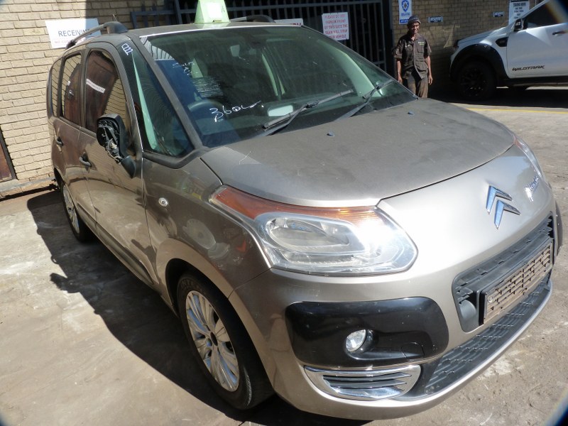 2010 Citroen C3 Picasso 1.6 VTI Seduction Manual Gold SPARES - Private Seller 2010 Citroen C3 Picasso 1.6 VTI Seduction Manual Gold SPARES - Private Seller