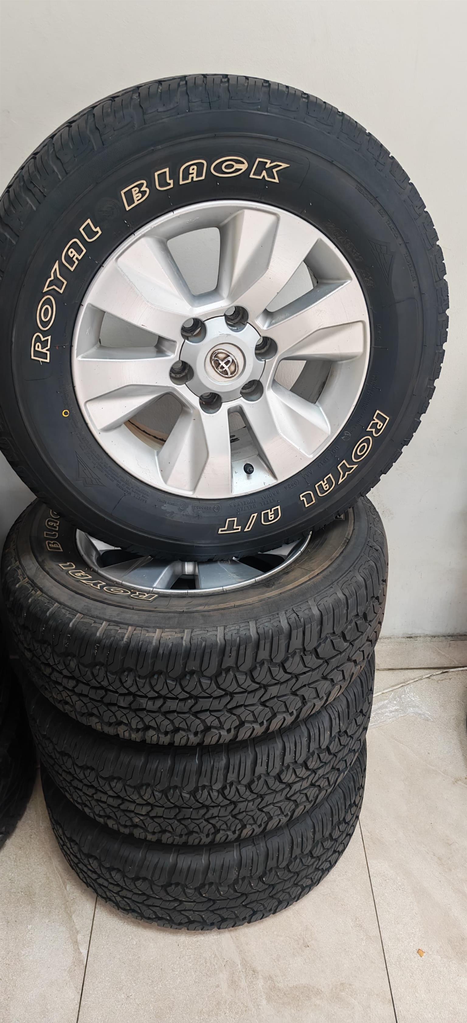 Ford Ranger XLT 17'' original mags set for - Private Seller