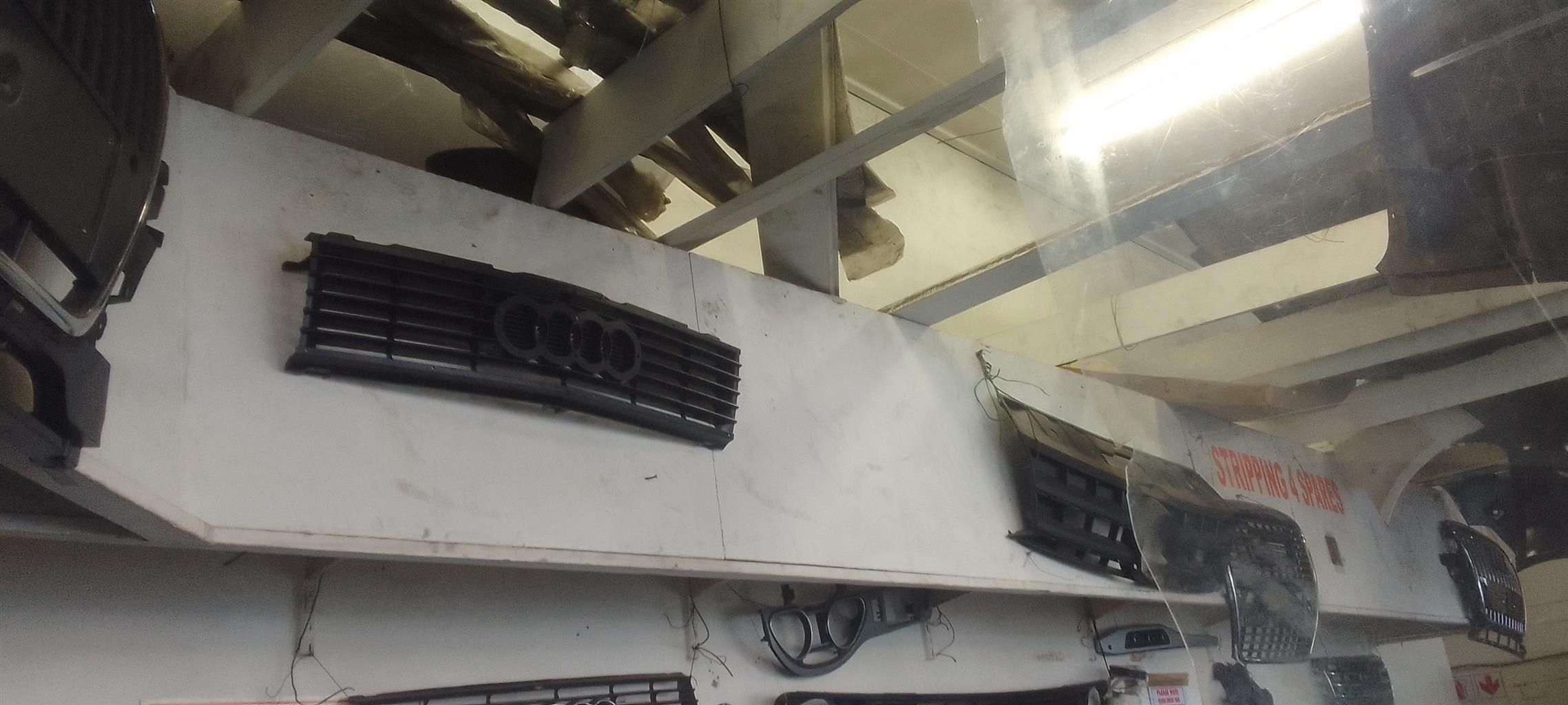 Audi 500 Grill for SALE - Private Seller Audi 500 Grill for SALE - Private Seller