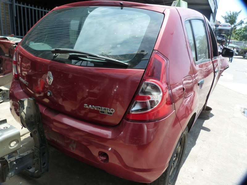 Renault Sandero 1.4 Manual Red - 2010 STRIPPING FOR SPARES - Private Seller