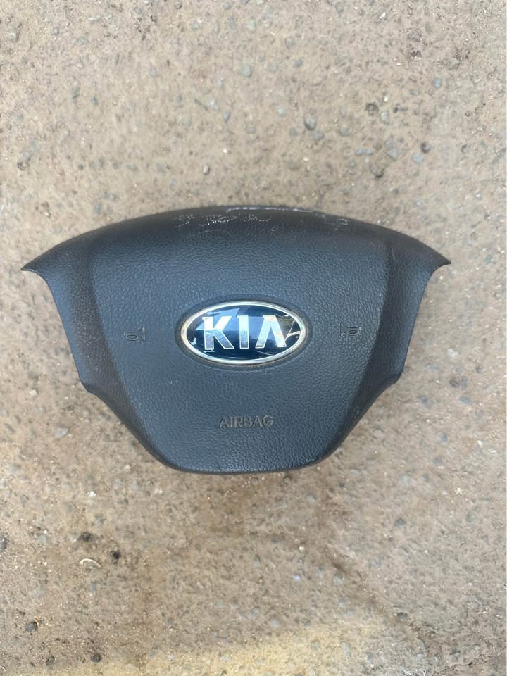 Kia picanto steering airbag 2012 upwards - Private Seller Kia picanto steering airbag 2012 upwards - Private Seller