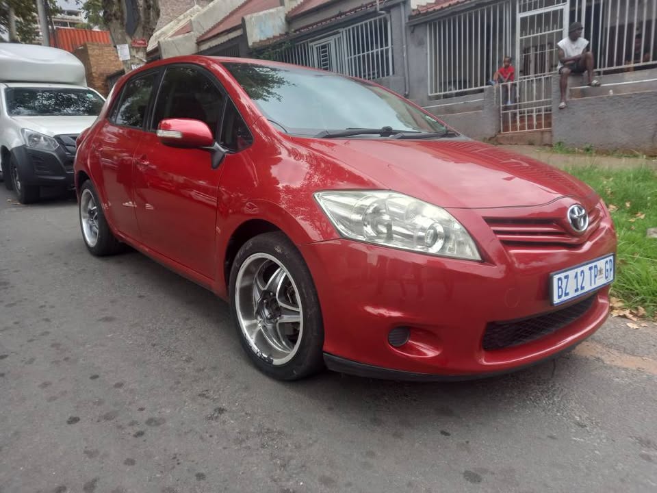 2012 Toyota Auris 1.3 Petrol, Manual, Maroon