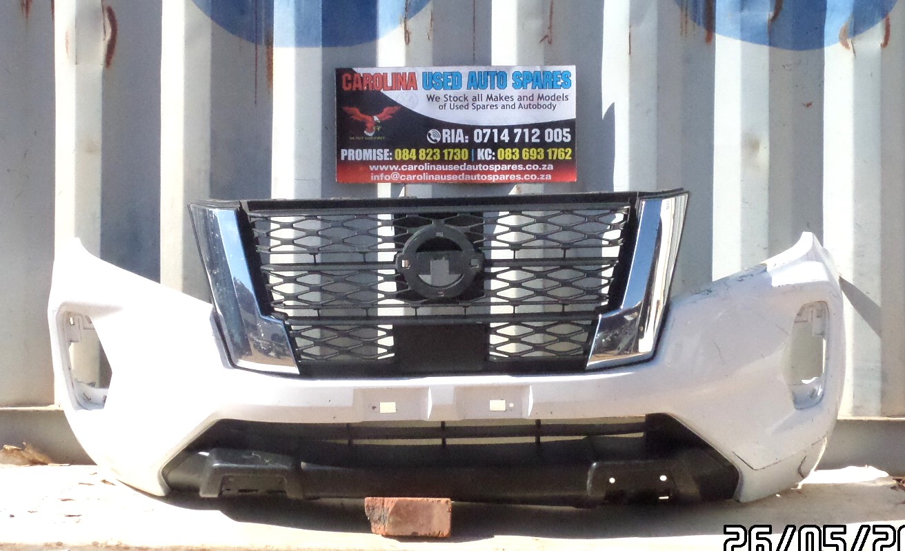 Nissan Navara front bumper with chrome radiator grill (no badge) - Private Seller Nissan Navara front bumper with chrome radiator grill (no badge) - Private Seller