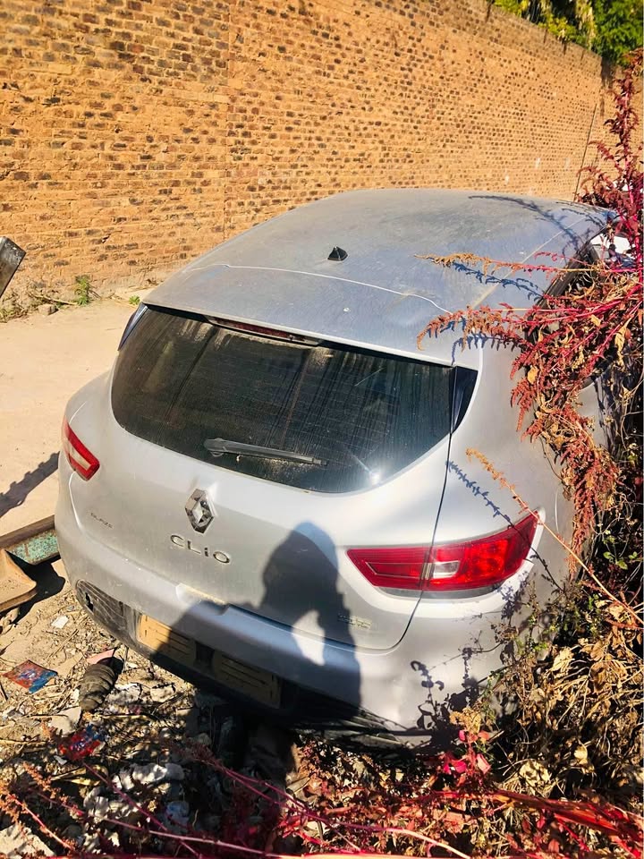 Stripping Clio spares/parts - Private Seller Stripping Clio spares/parts - Private Seller