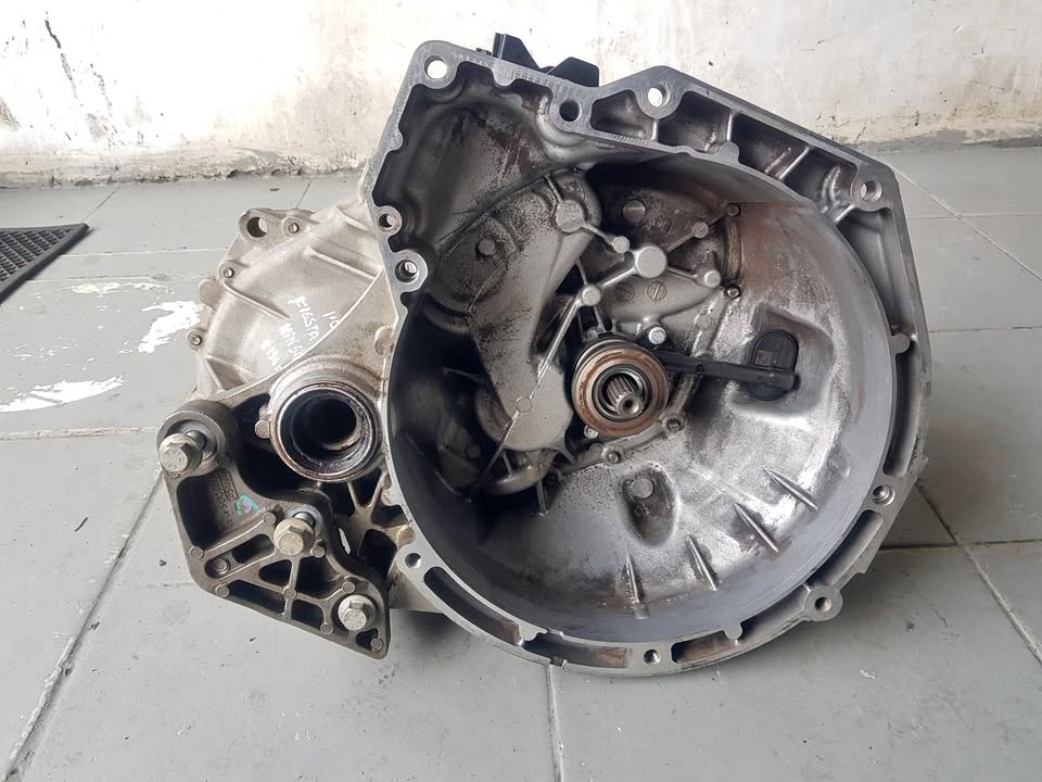 gearbox ford fiesta 1,0L 2020 - Private Seller gearbox ford fiesta 1,0L 2020 - Private Seller