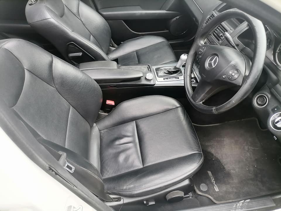 2011 Mercedes Benz C200 CGI AMG Automatic and leather seat Sunroof