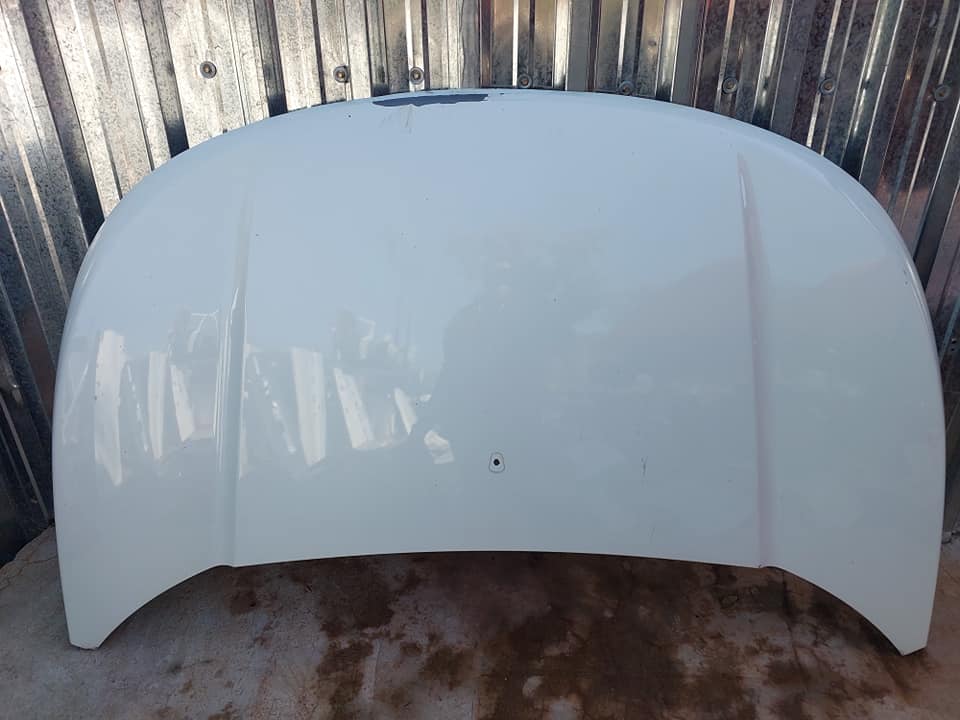 Mahindra KUV100 Bonnet - Private Seller Mahindra KUV100 Bonnet - Private Seller