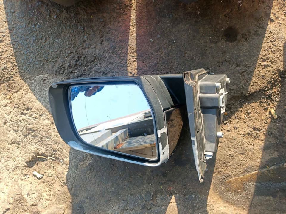 FORD RANGER RH MIRROR - Private Seller