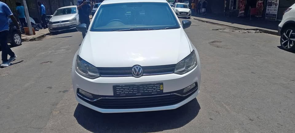 2017 VW POLO 6 TSI 1.2 PETROL  MANUAL TRANSMISSION, SILVER COLOUR