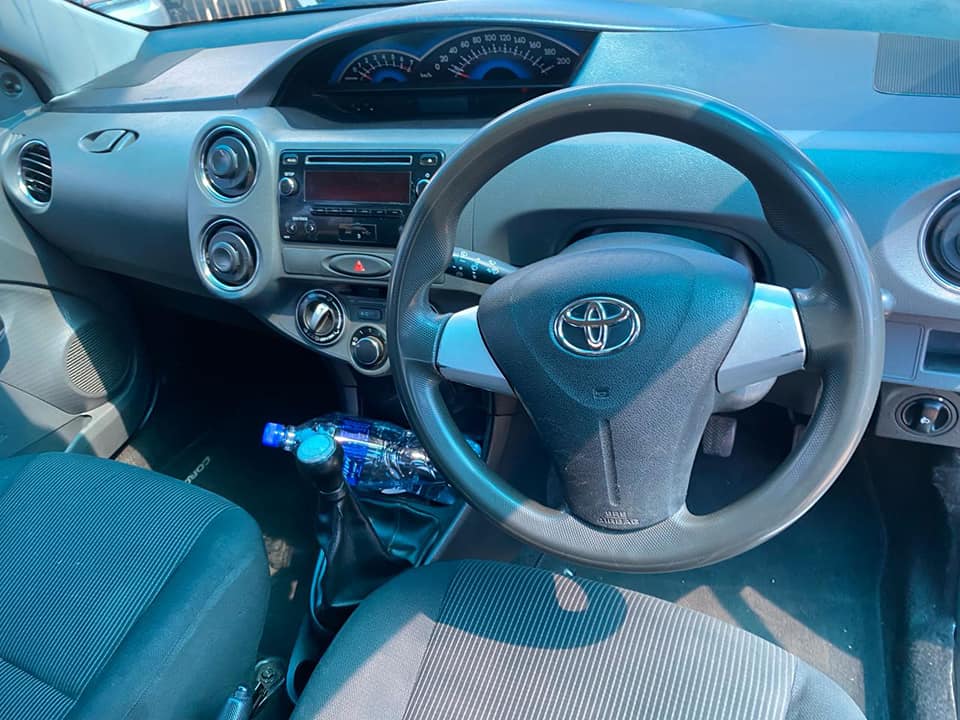 2018 TOYOTA ETIOS 1.5 HATCHBACK MANUAL