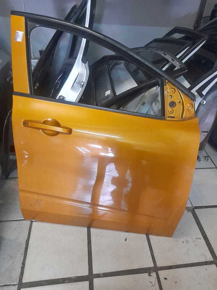 RENAULT TRIBER RIGHT FRONT DOOR AVAILABLE - Private Seller RENAULT TRIBER RIGHT FRONT DOOR AVAILABLE - Private Seller