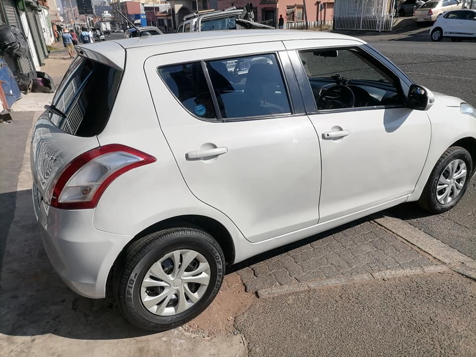 2014 Suzuki Swifts 1.2 Hatchback with a Nice interior seat