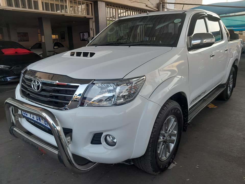 2015 TOYOTA HILUX LEGEND 45 2.5 (DIESEL) 4X2 DOUBLE CAB MANUAL